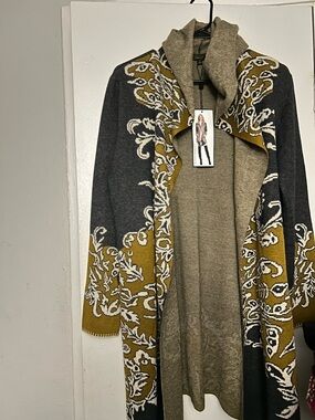 BCBGMAXAZRIA MAX Sport boho peasant Cardigan with POCKETS!